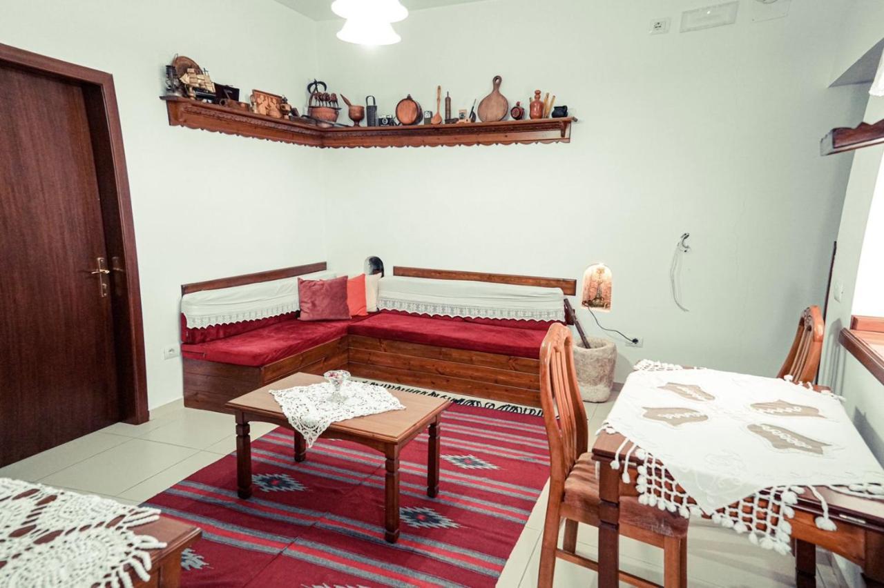 Cico Hostel &Private Room Αργυρόκαστρο Εξωτερικό φωτογραφία